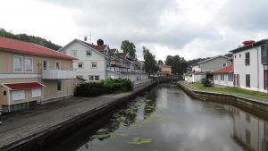 Hen&aring;n
