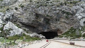 Ideaschische H�hle